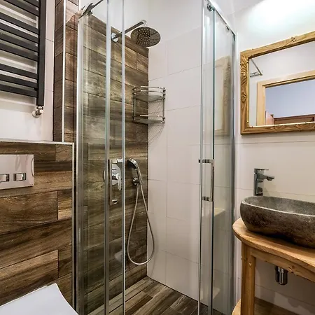 Ami Bed & Breakfast 3*